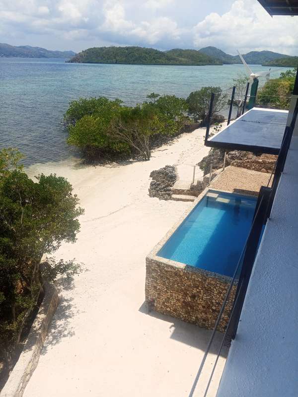 Two-Storey 4 Bedroom Beachhouse with Pool photo