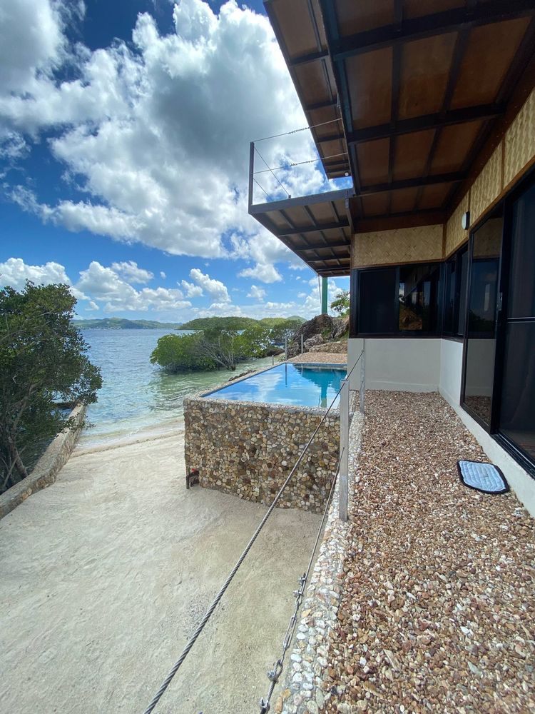 Two-Storey 4 Bedroom Beachhouse with Pool
